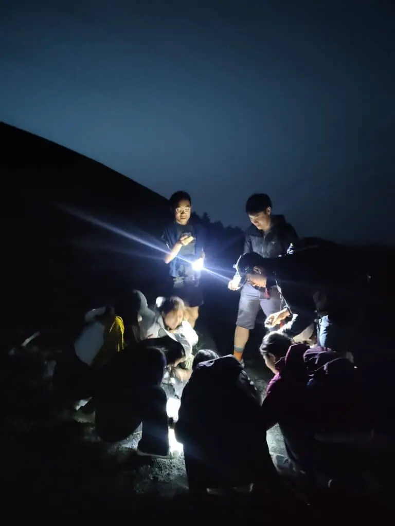 Excursion nocturne au sommet de l'Etna — explorez le volcan sous les étoiles