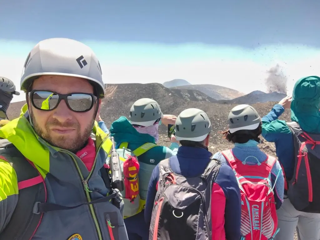 Chapeau pour se protéger du soleil et des intempéries au sommet de l'Etna